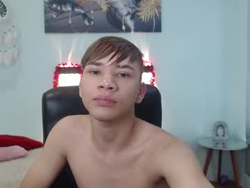 See Nathanclay online Now @ wank.ch