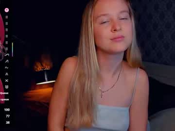 See Nicolavanderbie online Now @ wank.ch