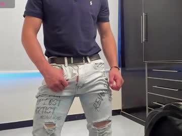 See Noahbrawn online Now @ wank.ch