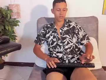 See Noirvyn online Now @ wank.ch