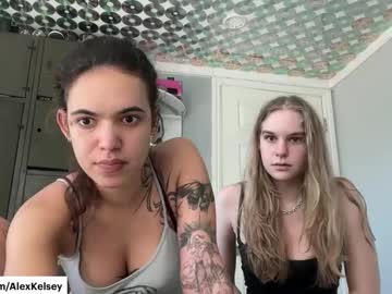 See Okjas online Now @ wank.ch