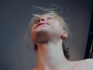 See One_1ove online Now @ wank.ch