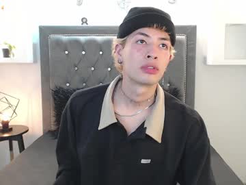 See Ozorio_dany online Now @ wank.ch