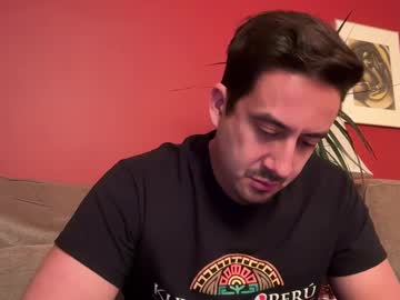 See Peteypete204 online Now @ wank.ch