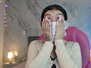 See Pettit_courtny online Now @ wank.ch