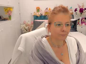 See Prettyblackeyes online Now @ wank.ch