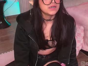 See Queen_gummy online Now @ wank.ch