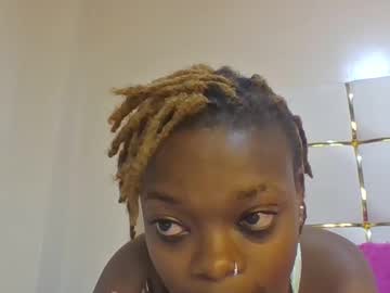 See Raxy7 online Now @ wank.ch