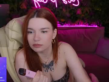 See Redshinee online Now @ wank.ch