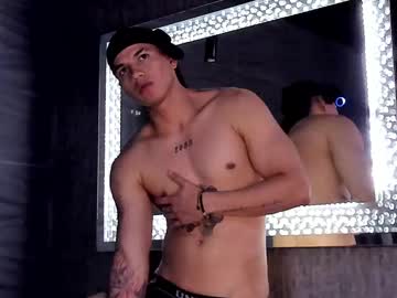 See Rocco_santos online Now @ wank.ch