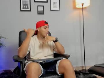 See Ronnie_canford online Now @ wank.ch