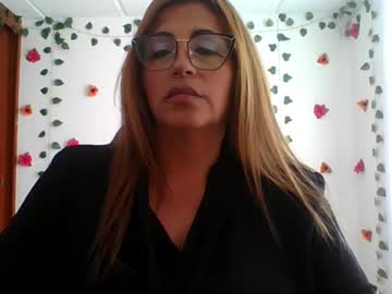 See Rossanalionheart online Now @ wank.ch