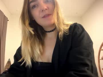 See Roxysweetdream online Now @ wank.ch