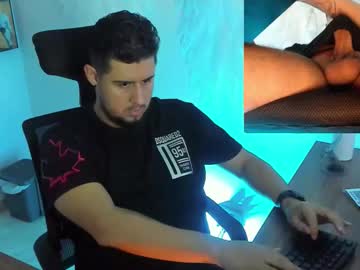 See Ryan_evannss online Now @ wank.ch