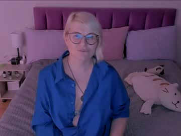 See Sabrinamacmarren online Now @ wank.ch