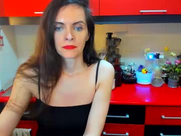 See Sexqueen1111 online Now @ wank.ch