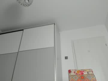 See Snow_flakee online Now @ wank.ch