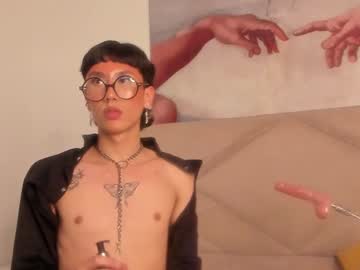 See Soro_lovelyboy online Now @ wank.ch