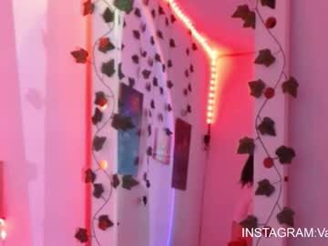 See Sweett_minionn online Now @ wank.ch