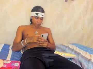 See Taylor_bigdick18 online Now @ wank.ch