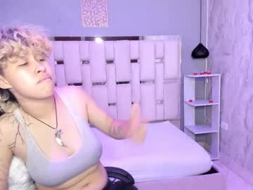 See Taylorleeh online Now @ wank.ch