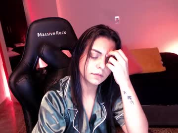 See Thays_mawakye01 online Now @ wank.ch