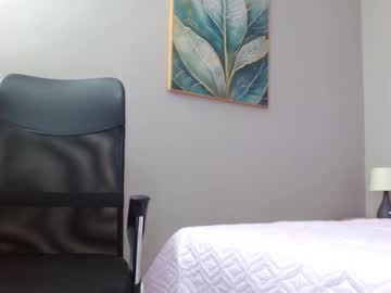 See Thechicanextdoor online Now @ wank.ch