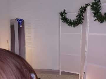 See Tinapie online Now @ wank.ch