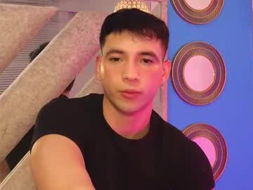 See Tinocrow online Now @ wank.ch