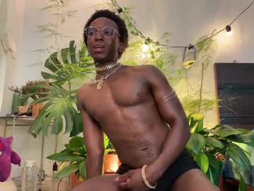 See Valent1nn online Now @ wank.ch