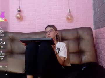 See Valentina_red18 online Now @ wank.ch
