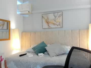 See Valeriaqueen8 online Now @ wank.ch