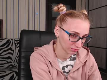 See Vikaericka online Now @ wank.ch