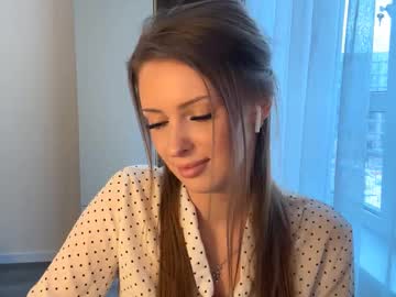 See Vyxora_moon online Now @ wank.ch