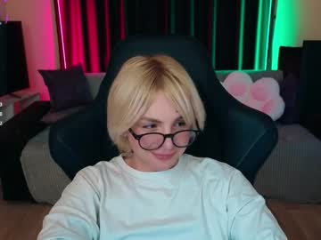 See White_punk online Now @ wank.ch