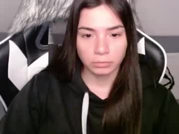 See Wolfs_daughter online Now @ wank.ch
