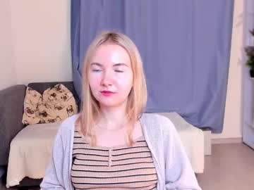 See Yuricazel online Now @ wank.ch