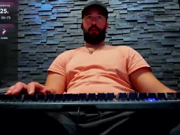 See Yy_david_yy online Now @ wank.ch