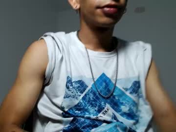 See Zack_kingg online Now @ wank.ch